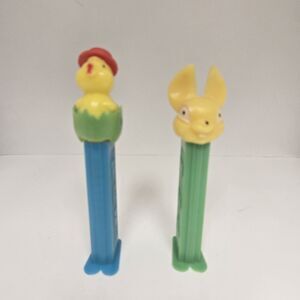 Vintage Lot of 2 Fat Eared Rabbit Pez dispenser Baby Chick With Hat W/ Feet